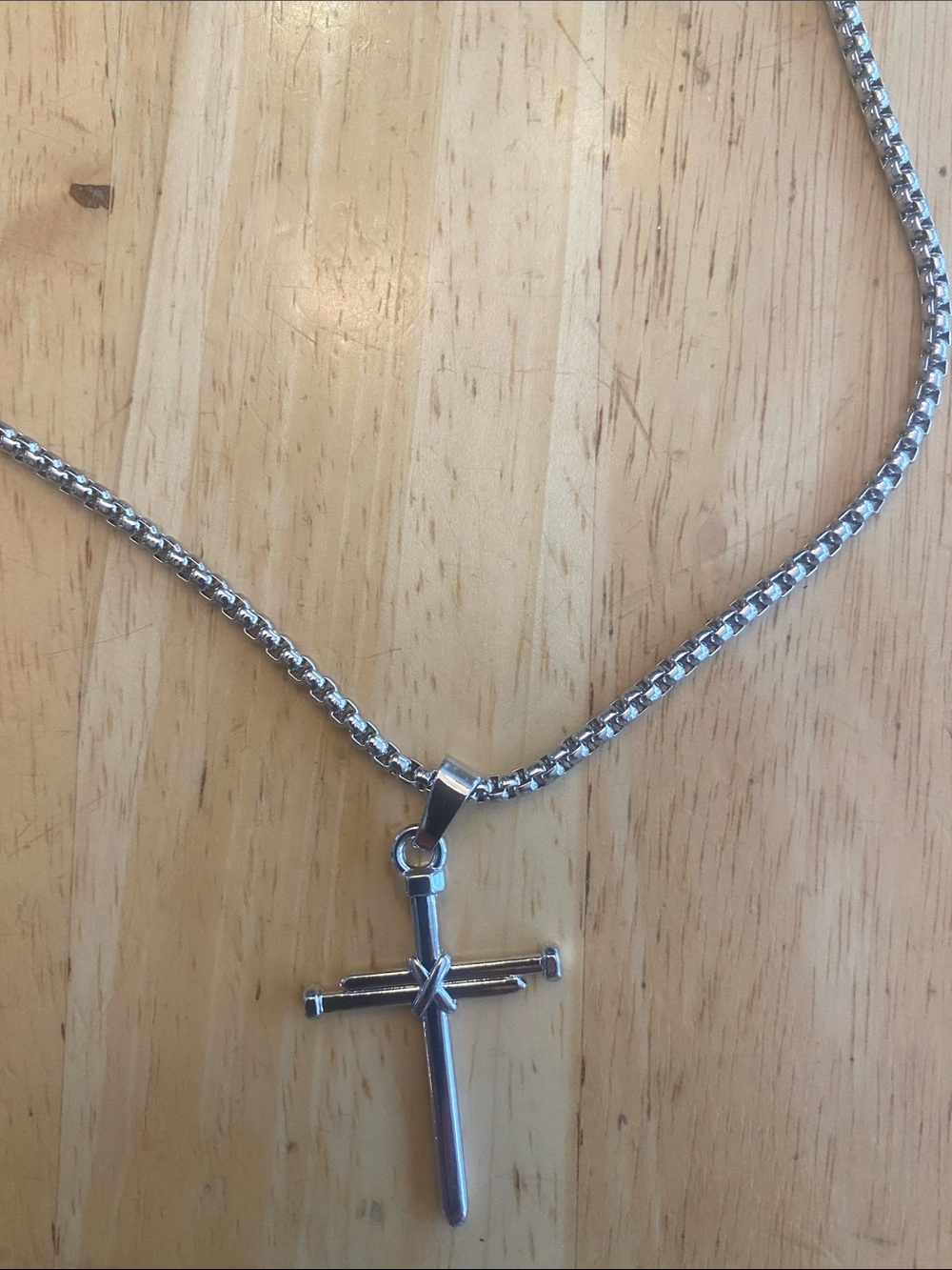 Silvertone 3 nails zinc alloy cross Pendant Necklace. NIP about 23 in long